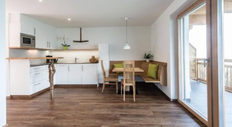 Apartment with barbecue & garden — photo 4