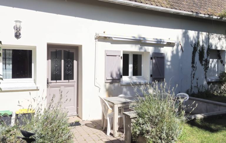 Gite with barbecue & yard | City view — photo 3
