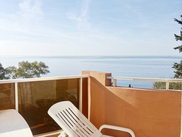 Studio with pool — photo 2