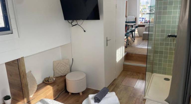 Boat with 1 room for 2 persons — photo 2