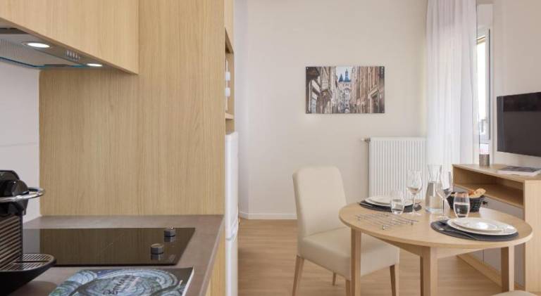 Charming serviced apartment with patio | Perfect for remote work | Pets are welcome — photo 3