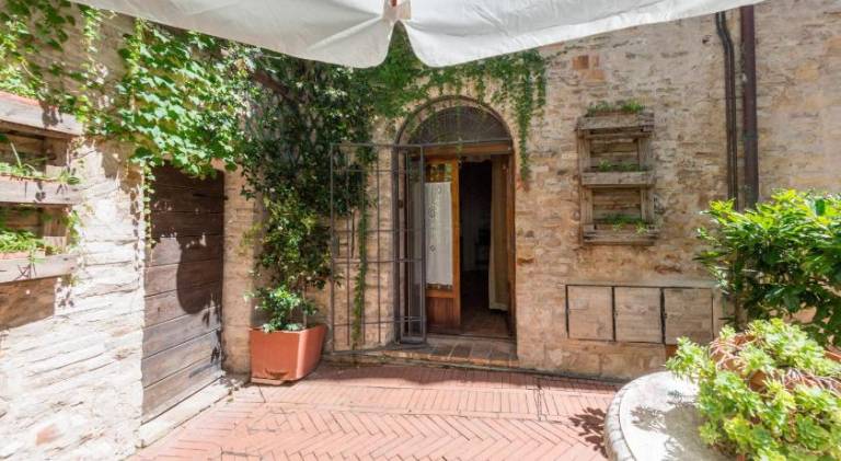 Holiday apartment with terrace — photo 4