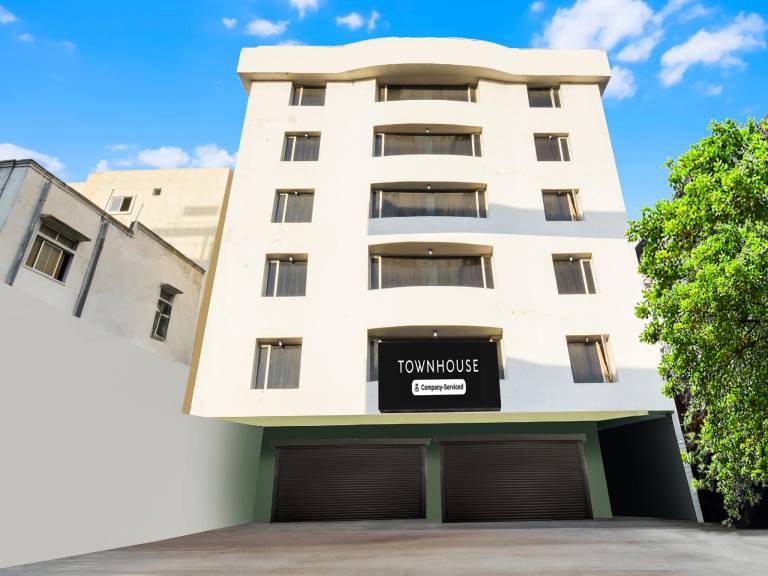 Super Townhouse Red Hills Lakdikapul Formerly Sitara Grand in Banjar