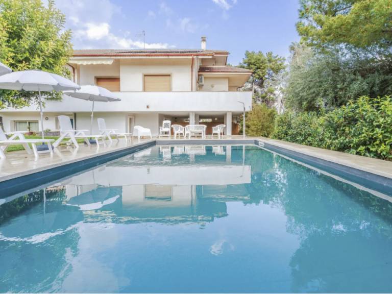 Holiday apartment with private pool, terrace & garden | Nature view | Dogs allowed — photo 2