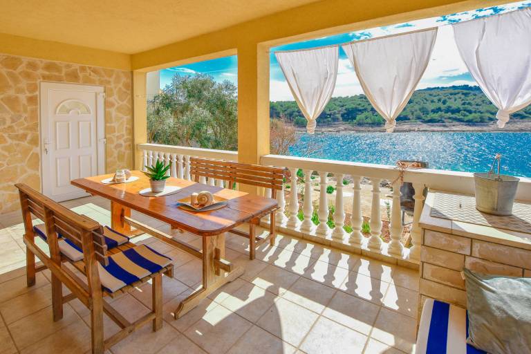 Vacation home with barbecue & yard | Garden view — photo 3