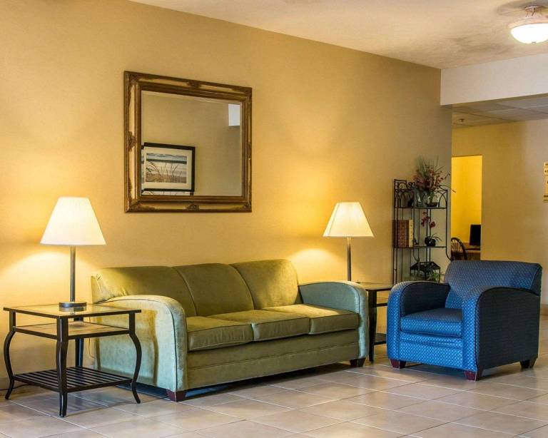 Comfort Inn Whitehall near Michigan's Adventure — photo 4