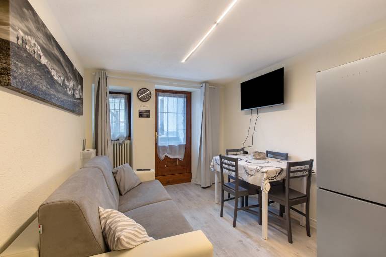 Fully equipped charming apartment with terrace | Pets are welcome in Aosta