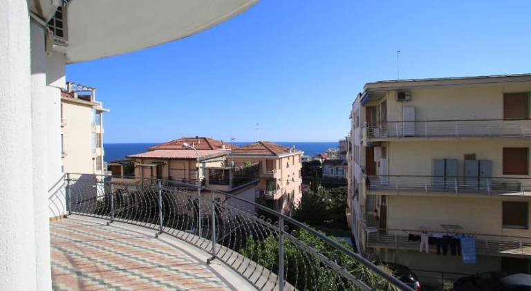 Holiday apartment with terrace — photo 2