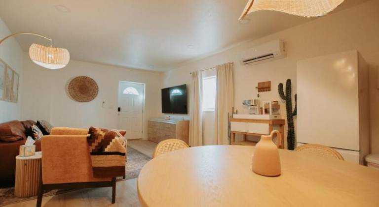 Terracotta Suite at ArnoTriplex! Hot Tub-Close to Downtown-Pet Friendly-No Pet Fee! — photo 2