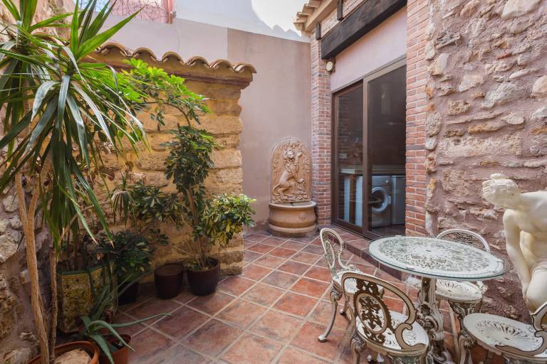 House with terrace — photo 3
