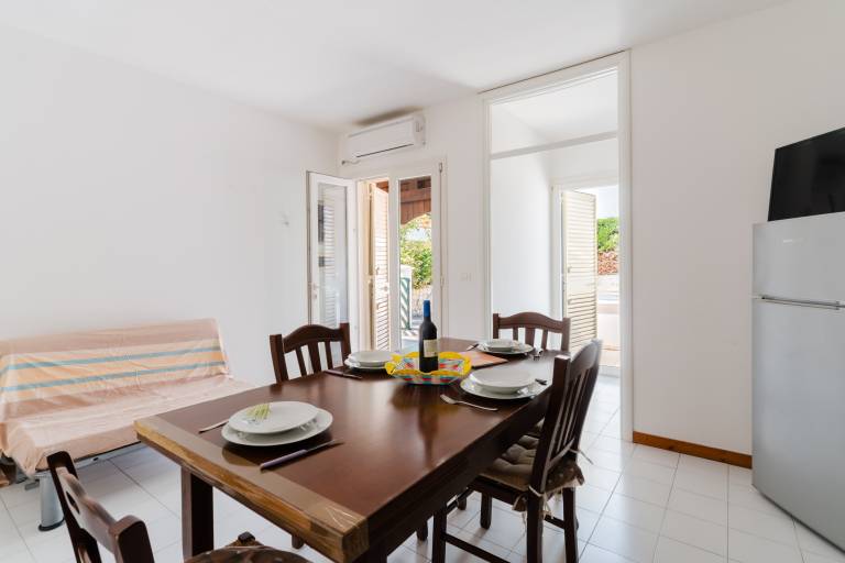 Pleasant vacation home with patio | Close to the beach | Pet-friendly — photo 2