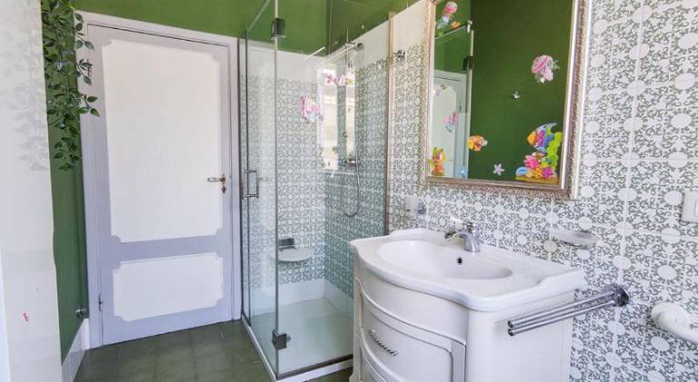 Holiday apartment with 3 rooms for 7 persons — photo 2