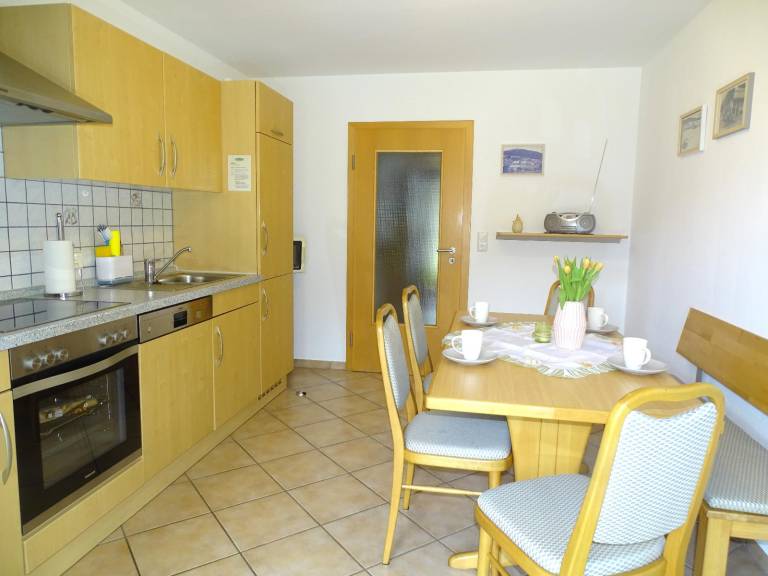 Family-friendly holiday apartment with pool, patio & yard | Garden view | Pet-friendly — photo 5