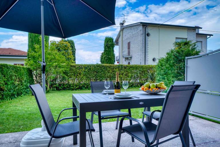 Holiday apartment 30 metres from the lake with shared jetty — photo 5