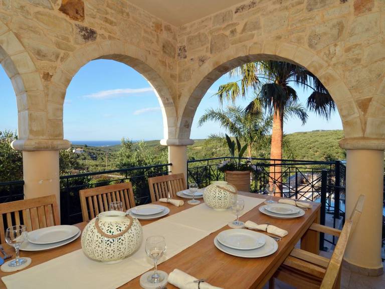 Nice vacation home with patio, private pool & yard | Dogs allowed — photo 4