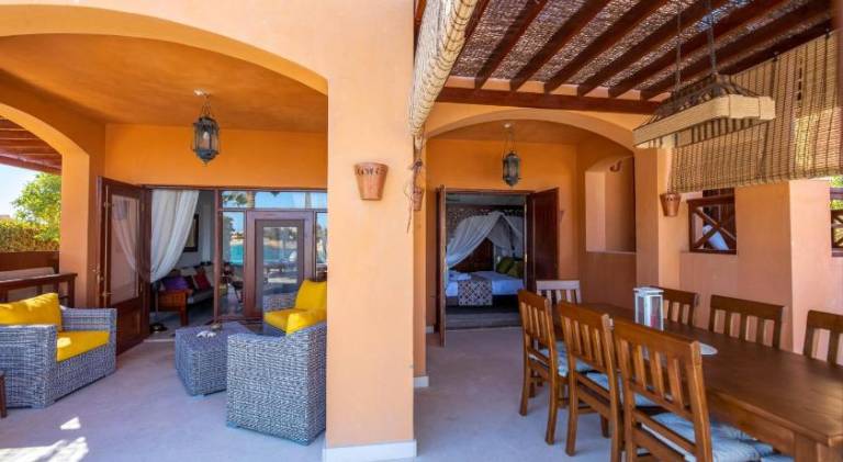 Villa with pool & patio — photo 4
