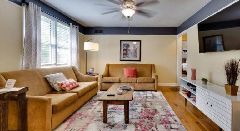 Pleasant vacation home | Pets are welcome in Savannah, GA