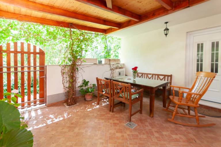 Vacation home with garden & patio | City view — photo 3