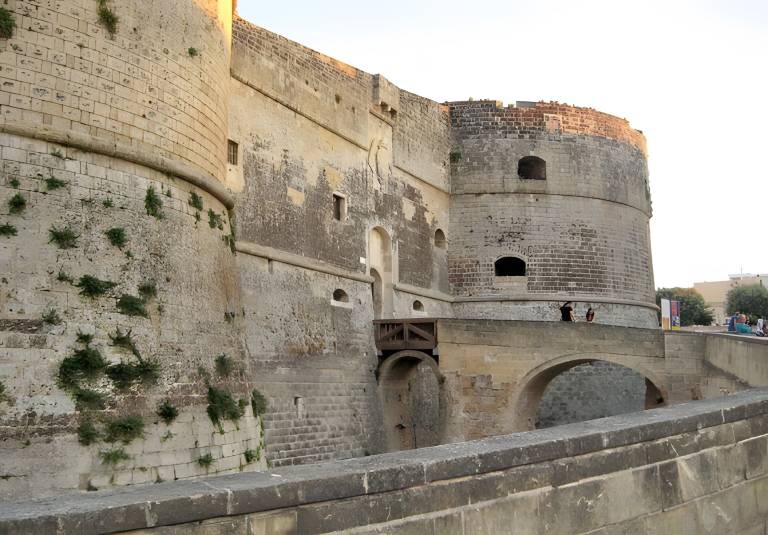 Holiday apartment with terrace & fast internet | City view | Close to the beach | Pets are welcome in Otranto