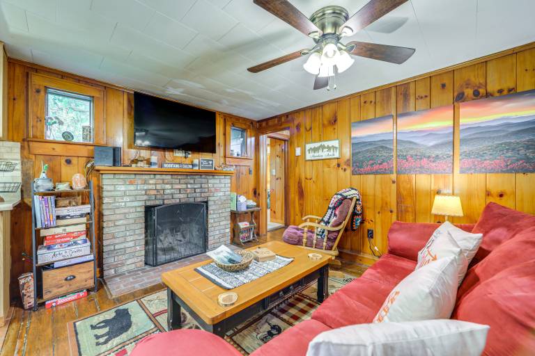 Pet-Friendly Creekside Cabin w/ Pool Access! — photo 3