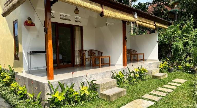 Lodge with terrace | Pets allowed in Karangasem