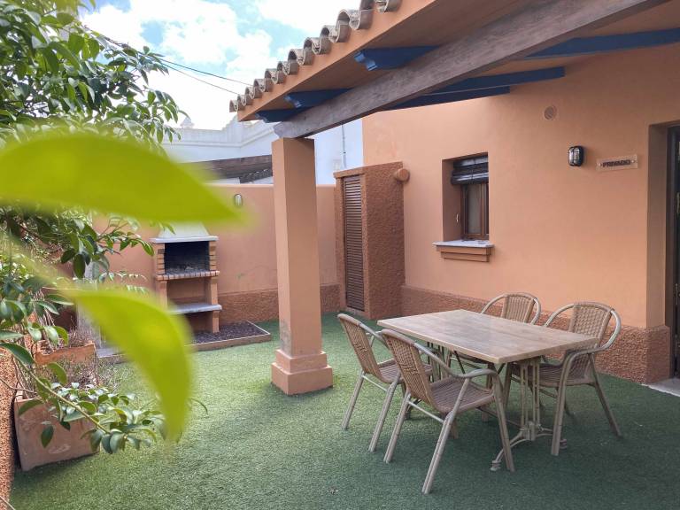 House with pool, terrace & yard | Beach view | Beach nearby | Dogs allowed — photo 2