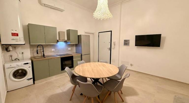 Rental apartment with patio | Near Two Towers — photo 4