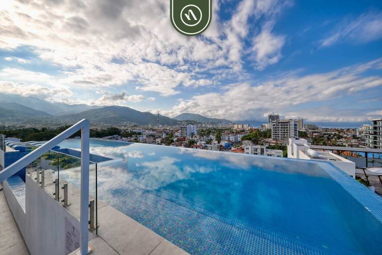 Great Design 1BR Condo Rooftop pool