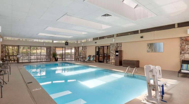 Best Western Plus Landing View Inn & Suites — photo 5