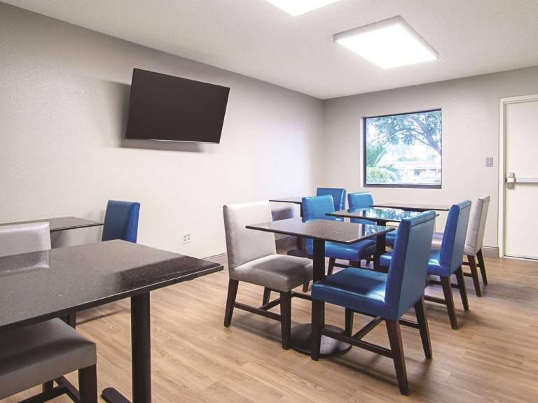 La Quinta Inn by Wyndham West Palm Beach - Florida Turnpike — photo 4