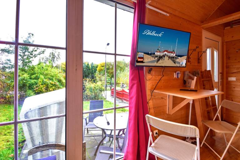 Vacation home with patio, yard & BBQ — photo 4