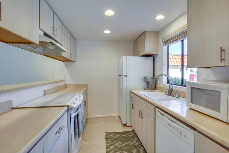 Pet-Friendly Palm Desert Retreat: Golf Course View — photo 4