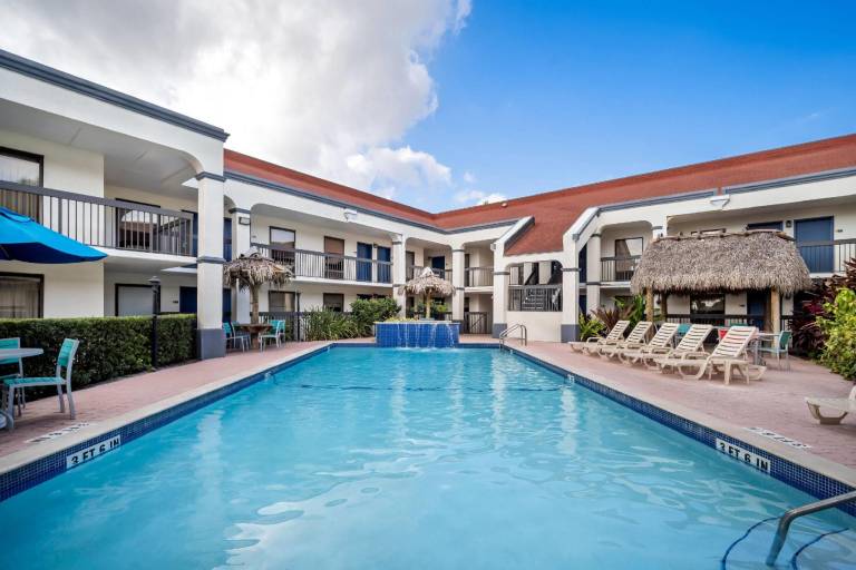 Days Inn by Wyndham Florida City — photo 2