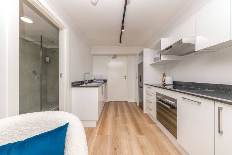 Colourful and cozy studio apartment in Newlands