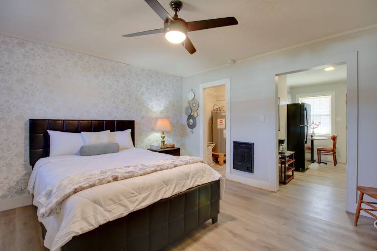 Cozy Huntsville Studio Near Lowe Mill in Huntsville, AL