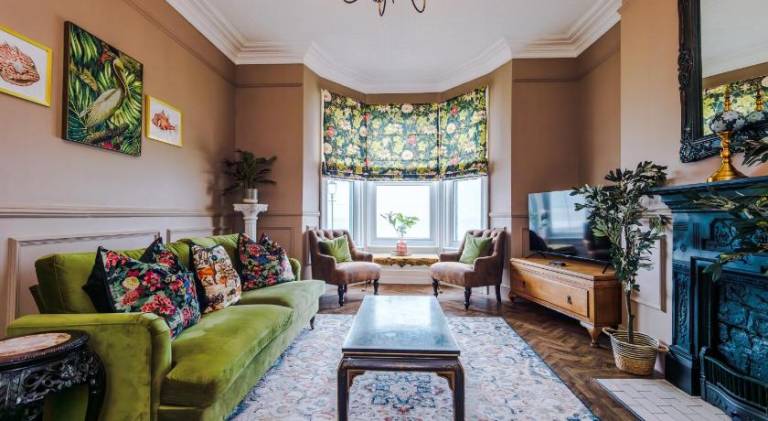 Serviced apartment with patio | Close to the beach | Good for workation | Pets are welcome in Llandudno