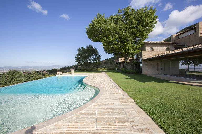 Family-oriented holiday apartment with hot tub, grill & garden | Dogs allowed — photo 2