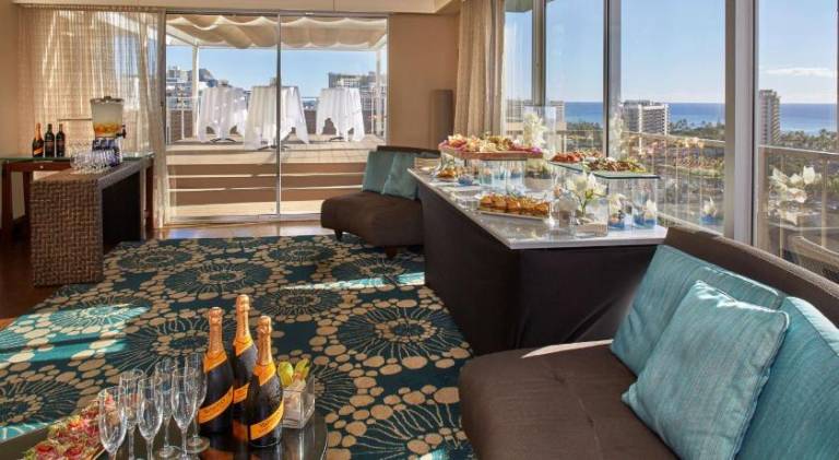 DoubleTree by Hilton Alana - Waikiki Beach — photo 2