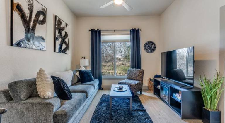 Rental apartment with pool | Dogs allowed in San Antonio, TX
