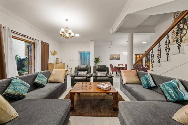 Palm Paradise Luxury Villa in Bengaluru