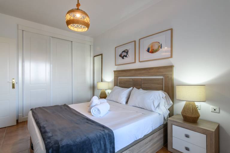 Fully equipped beautiful holiday apartment with patio & pool | Close to the beach | Pet-friendly — photo 4