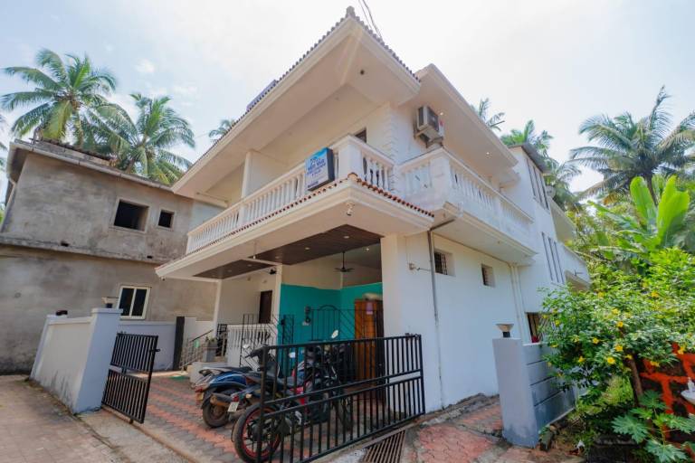 White Minor, Goa in Anjuna