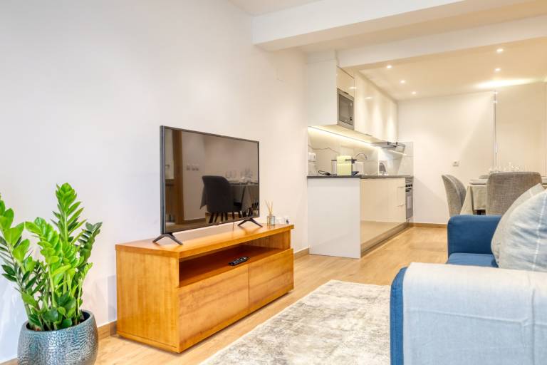 Apartment with terrace & yard | Mountain view — photo 5