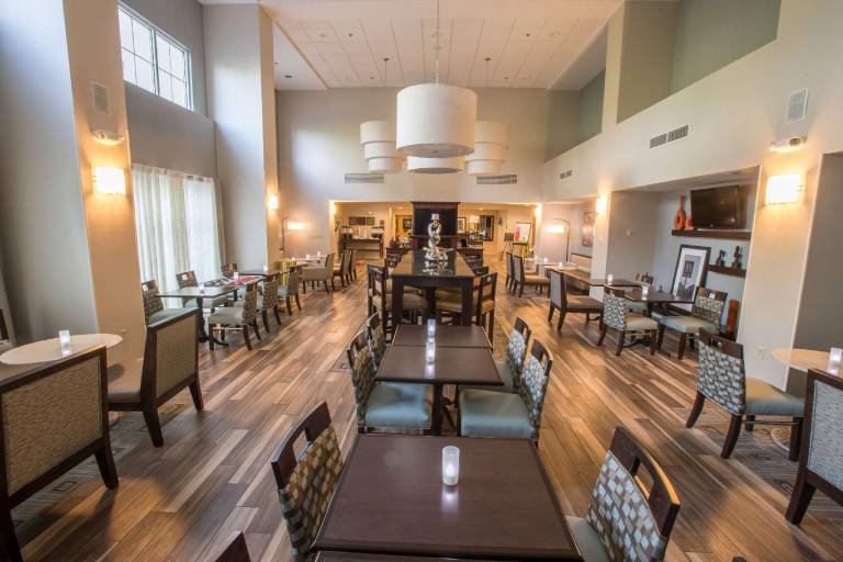 Hampton Inn & Suites Berkshires-Lenox — photo 2