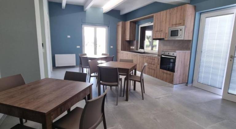 Serviced apartment with terrace & yard | Pet-friendly — photo 5