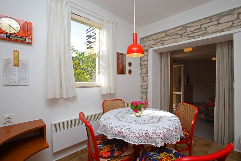 Holiday apartment with patio — photo 5