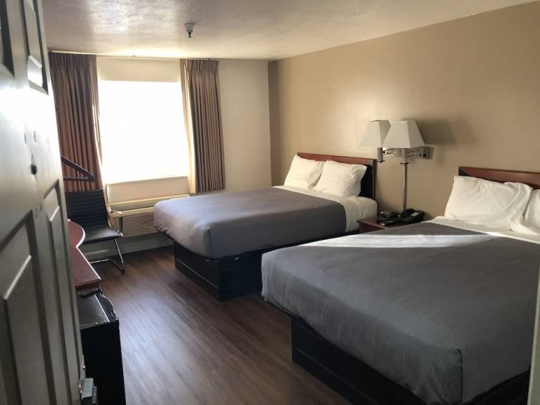 Motel  Syracuse
