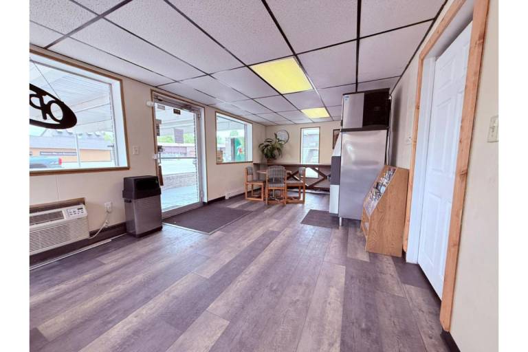 Tomahawk Motor Lodge By Riverton US-26 — photo 2
