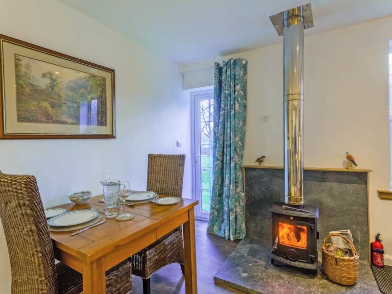 Cottage with garden — photo 3