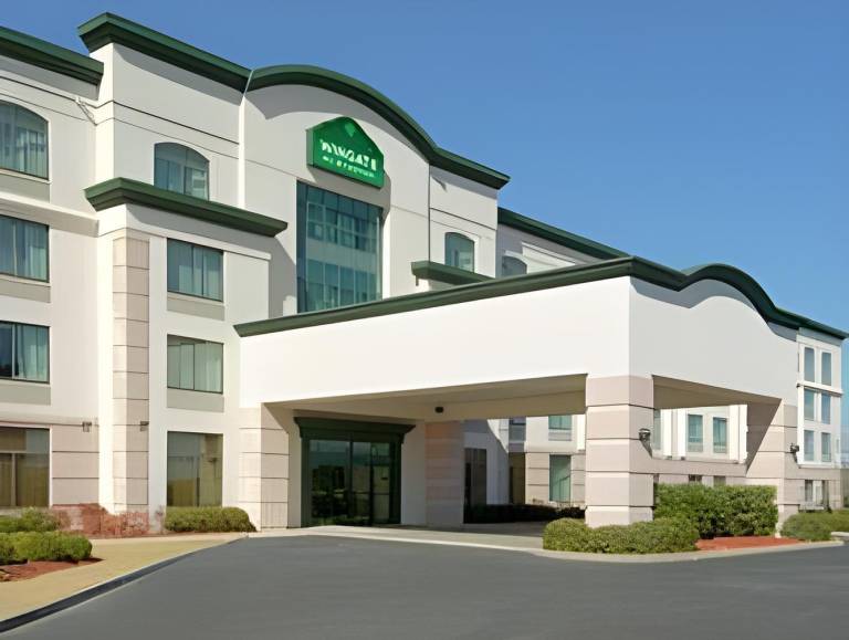 Best Western Plus Birmingham Inn & Suites